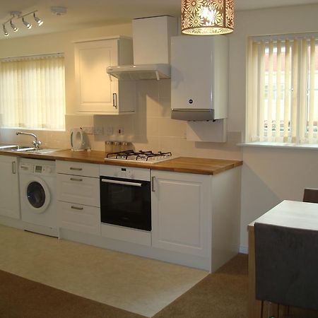 At Home In The City Serviced Apartments Newport Esterno foto
