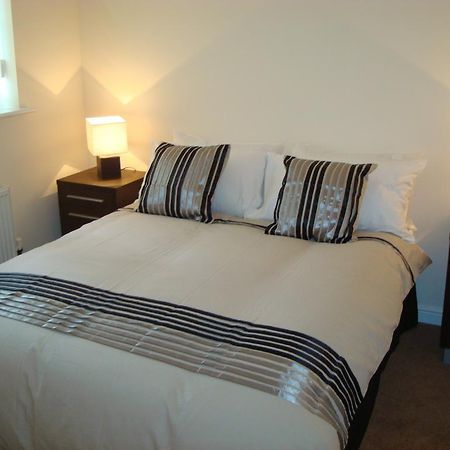 At Home In The City Serviced Apartments Newport Esterno foto