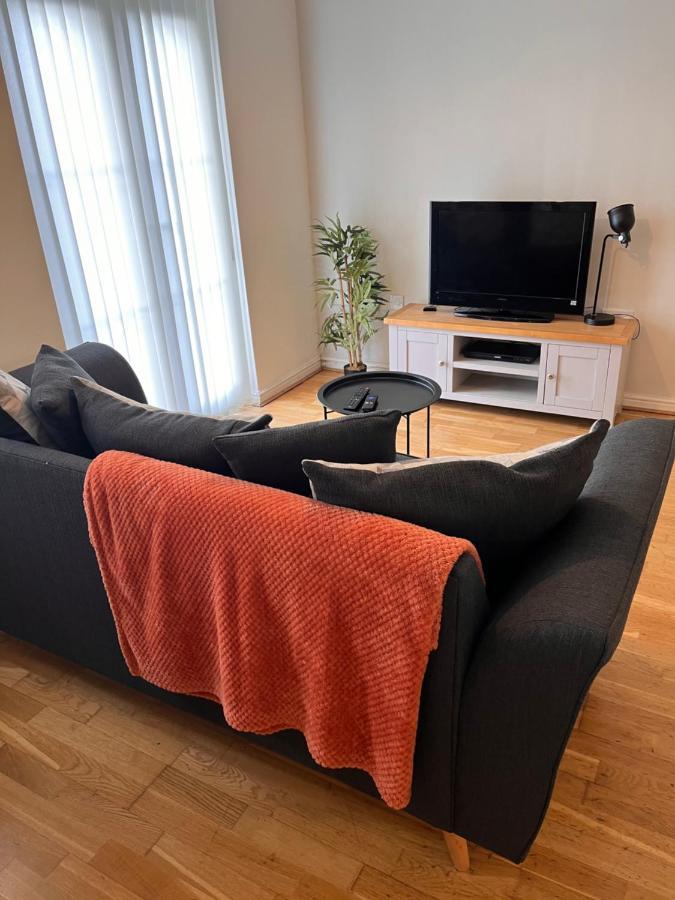 At Home In The City Serviced Apartments Newport Esterno foto