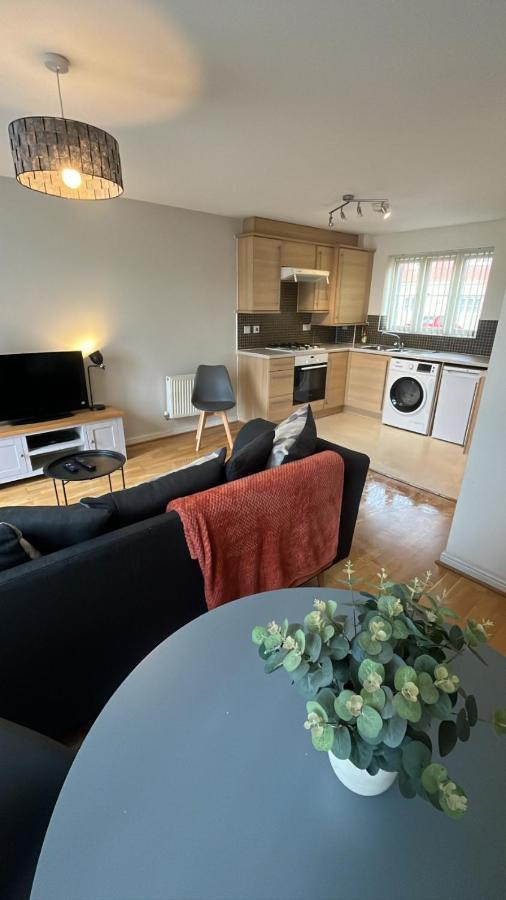 At Home In The City Serviced Apartments Newport Esterno foto