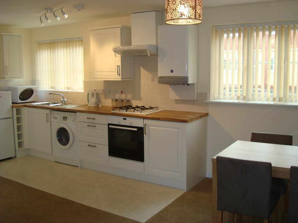At Home In The City Serviced Apartments Newport Esterno foto
