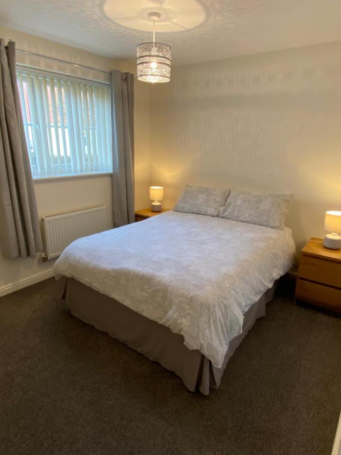 At Home In The City Serviced Apartments Newport Esterno foto